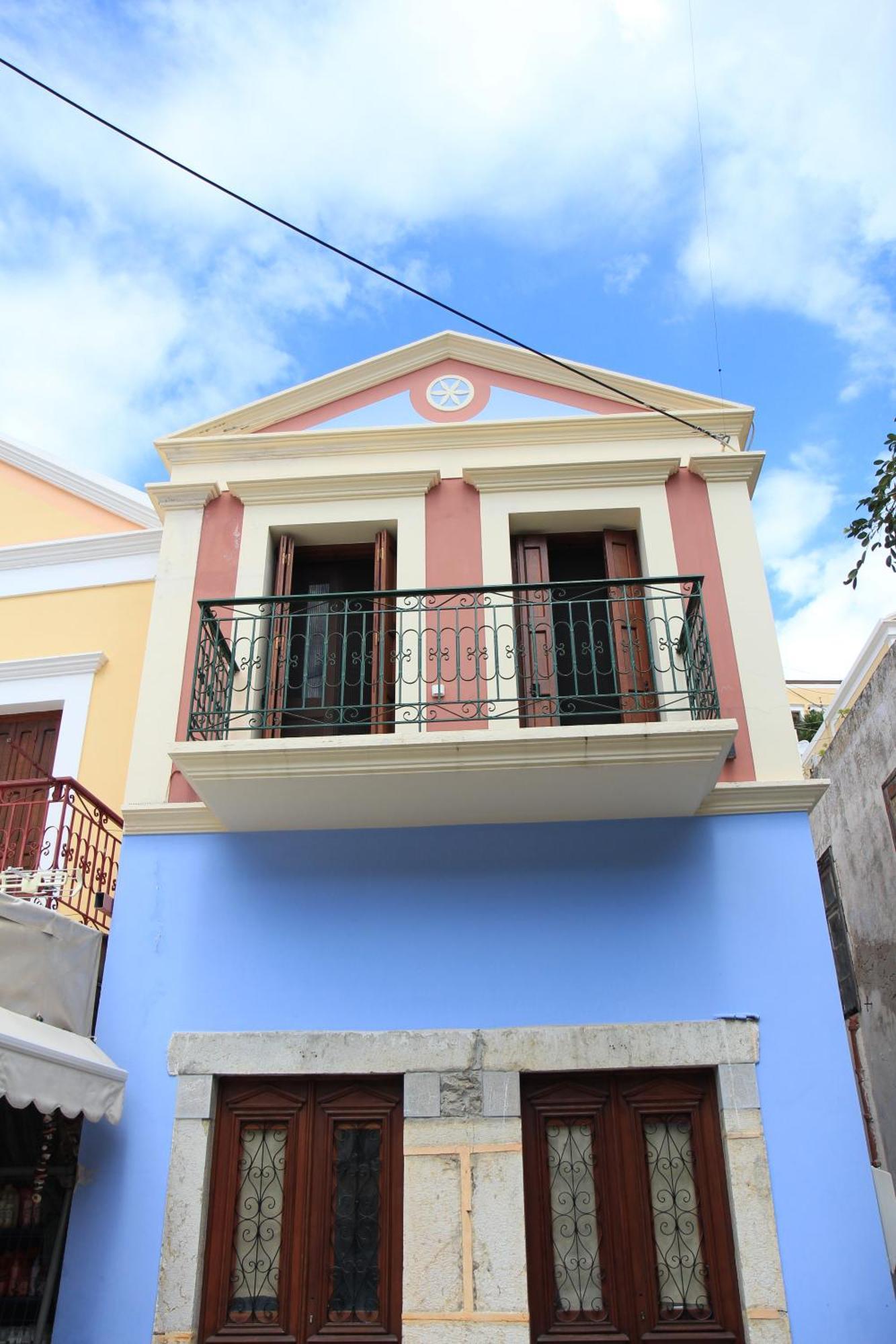 Main Square Apartment Symi Exterior foto