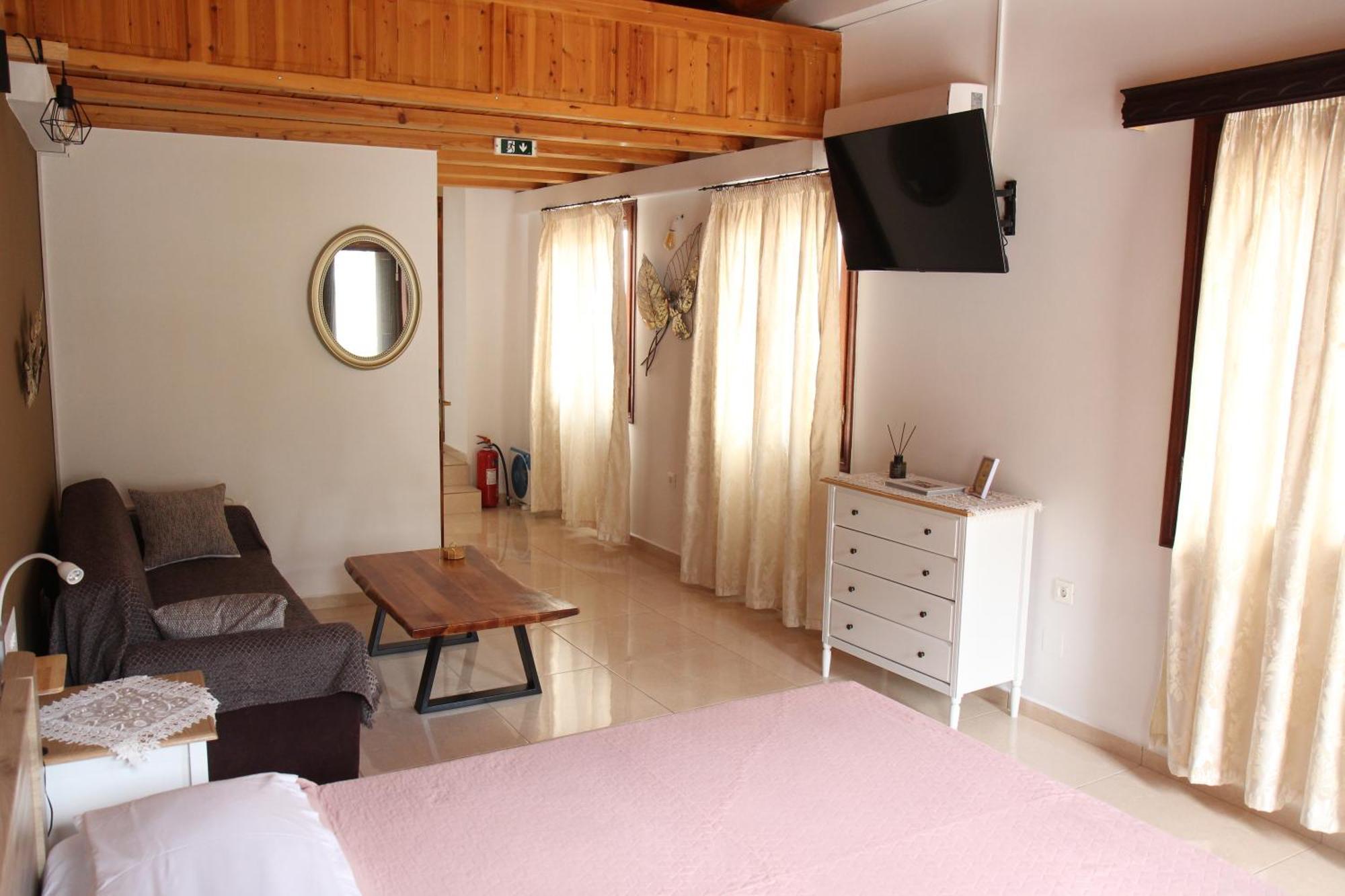 Main Square Apartment Symi Exterior foto